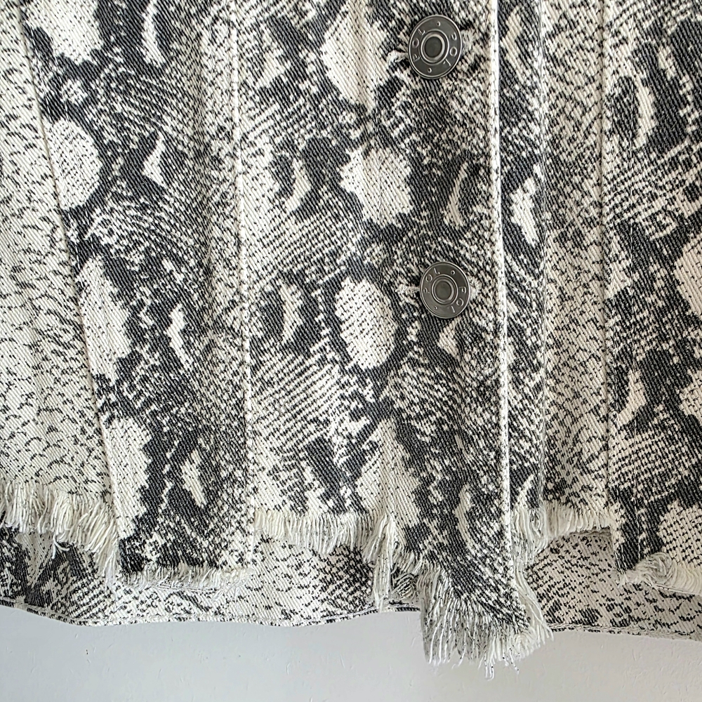 POL Monochrome Snake Print Jacket - Picture 5 of 7